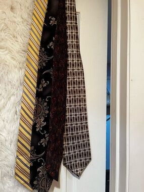 Set of Four Men's Patterned Neckties - Yellow, Black, Brown, Taupe